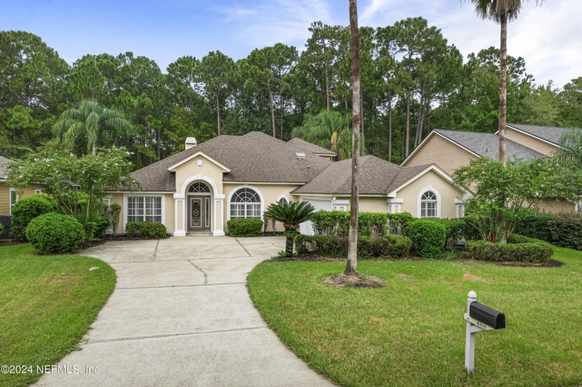 This home offers a formal living or flex space & a formal dining - Beach Home for sale in Saint Johns, Florida on Beachhouse.com