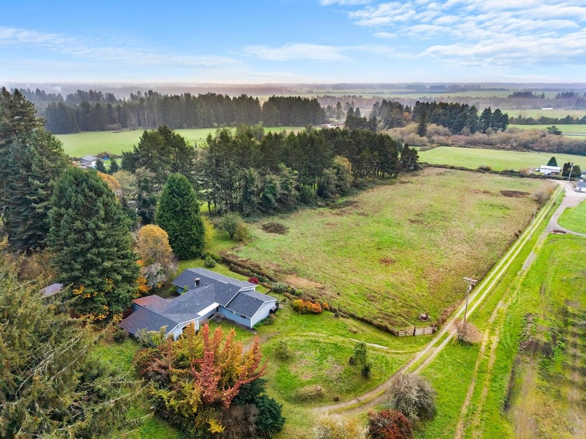 Discover true country living in the heart of the Northern Coast - Beach Home for sale in Smith River, California on Beachhouse.com