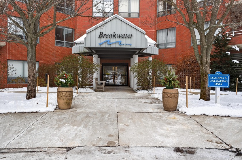 Welcome to this beautifully newly renovated 1-bedroom - Beach Condo for sale in South Portland, Maine on Beachhouse.com