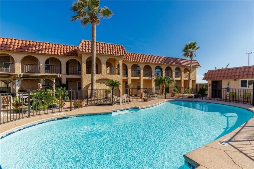 This fully furnished 2-bedroom, 2-bathroom condo offers stunning - Beach Condo for sale in Corpus Christi, Texas on Beachhouse.com