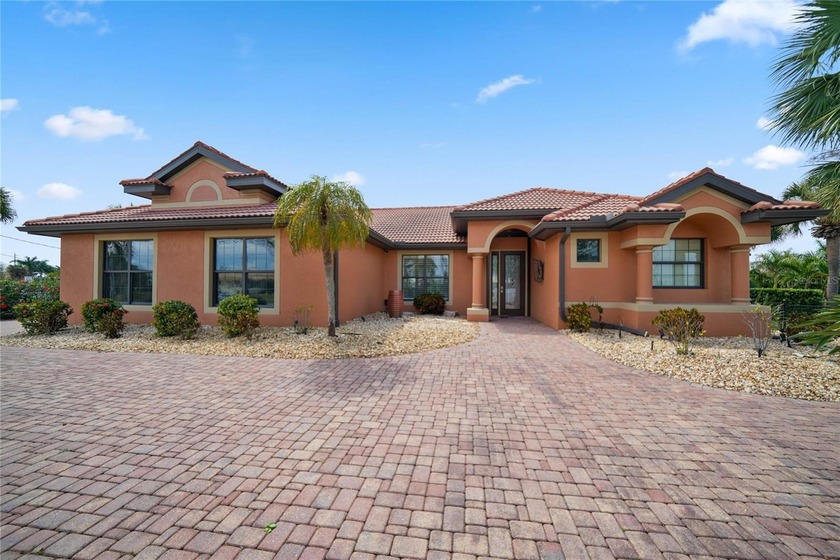 Discover your dream Turnkey Second Home or Vacation Rental! This - Beach Home for sale in Punta Gorda, Florida on Beachhouse.com