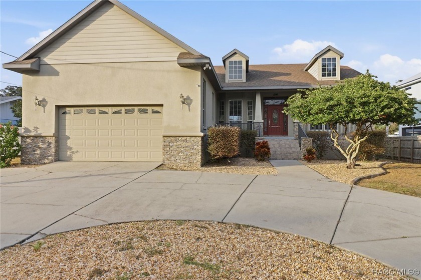 Come take a look at this beautiful NEVER FLOODED home in the - Beach Home for sale in Crystal River, Florida on Beachhouse.com