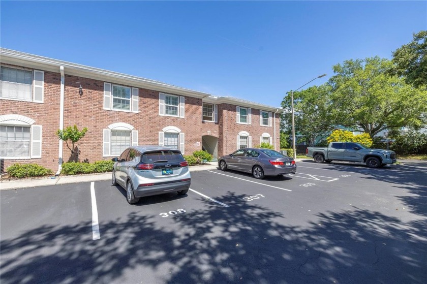 Beautifully Appointed 2nd Floor 2 BR/2 Bath Condo in Patriot - Beach Condo for sale in St. Petersburg, Florida on Beachhouse.com