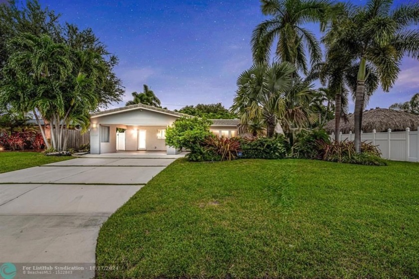 Stunning 1800+ sq ft home offers a luxurious one-story living - Beach Home for sale in Oakland Park, Florida on Beachhouse.com