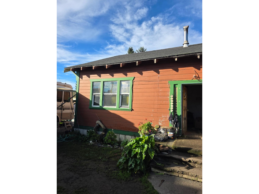 Discover this promising home situated on a desirable corner lot - Beach Home for sale in Crescent City, California on Beachhouse.com