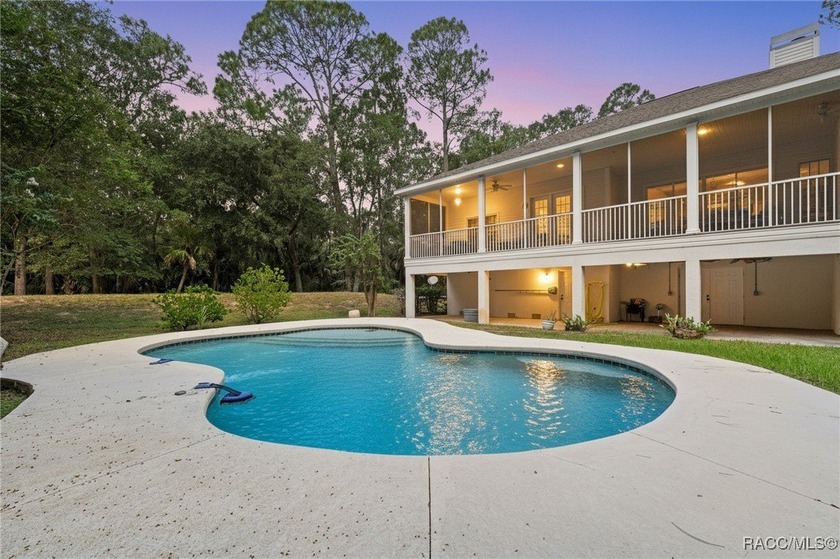 Listed under Appraised Value!! Welcome to this 3-bedroom, 2 - Beach Home for sale in Yankeetown, Florida on Beachhouse.com