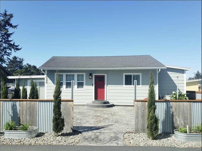 Welcome to this inviting 3-bedroom, 1-bath home offering 1,159 - Beach Home for sale in Crescent City, California on Beachhouse.com