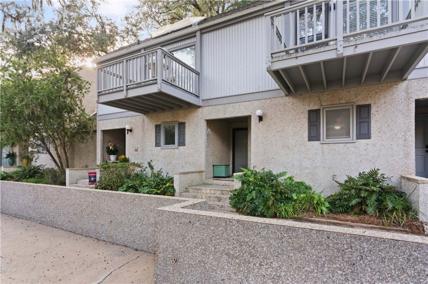 Peaceful 2 bedroom 2.5 bathroom unit with an excellent floorpan - Beach Condo for sale in Saint Simons, Georgia on Beachhouse.com