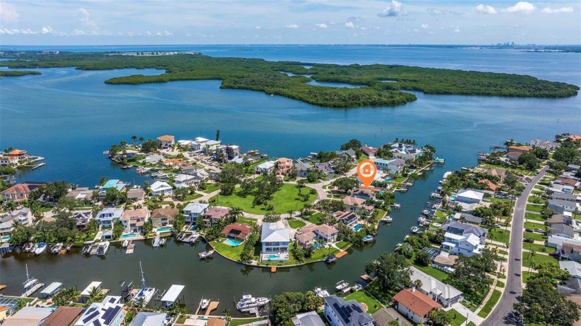 AMAZING WATERFRONT in ARROWHEAD ESTATES
 
Deep water and - Beach Home for sale in St. Petersburg, Florida on Beachhouse.com