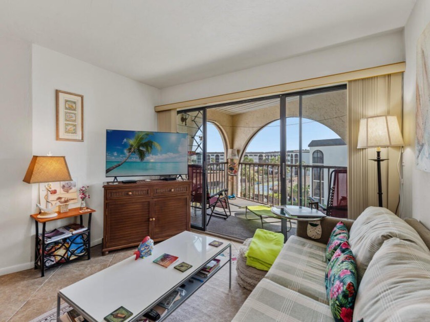 Looking for the perfect island retreat with breathtaking views? - Beach Condo for sale in Marco Island, Florida on Beachhouse.com