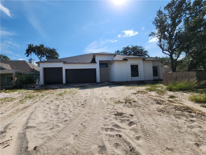 HONEY HOMES is building a magnificent home at Rockport Country - Beach Home for sale in Rockport, Texas on Beachhouse.com