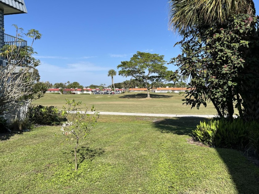 Luxurious ground floor 2/2 updated/renovated unit in Tuscany F - Beach Condo for sale in Delray Beach, Florida on Beachhouse.com