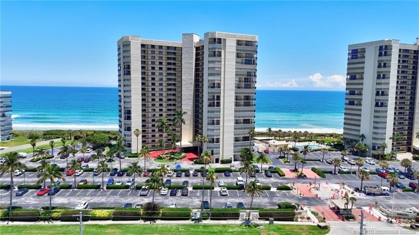 Welcome to Oceanfront Living! This Condo offers 2 bedrooms and 2 - Beach Condo for sale in Jensen Beach, Florida on Beachhouse.com