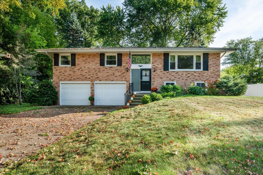 MOTIVATED SELLER!! Welcome to this well-maintained 4-bedroom - Beach Home for sale in Stevensville, Michigan on Beachhouse.com