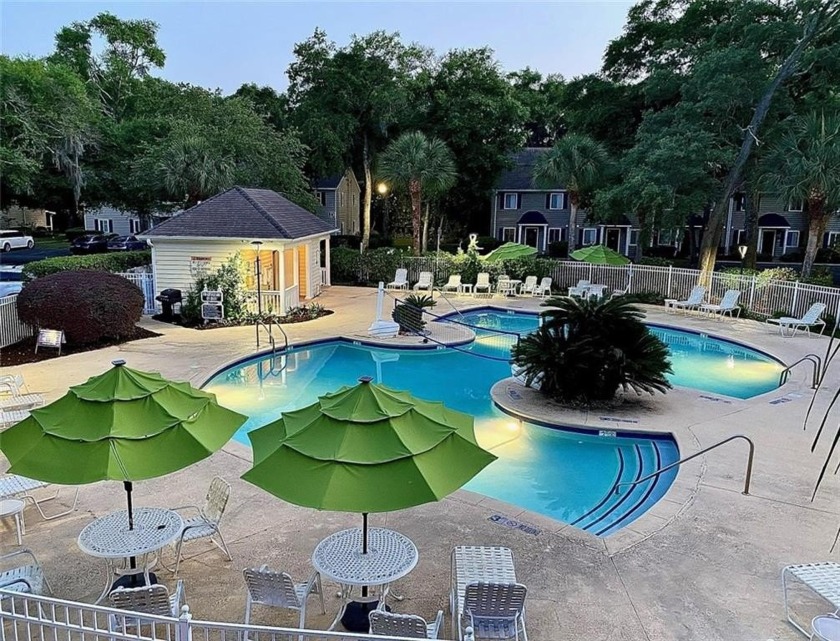 This adorable 2 bedroom 2 bath condominium is in one of the most - Beach Condo for sale in Saint Simons, Georgia on Beachhouse.com