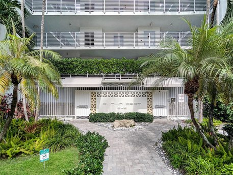 Beautiful renovated (with permits) apartment in one of the most - Beach Condo for sale in Miami Beach, Florida on Beachhouse.com