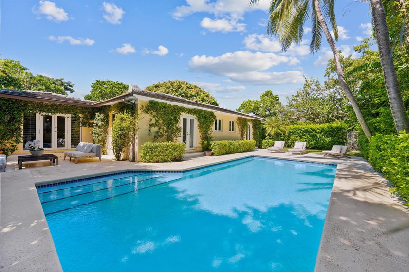 Highly sought after North End Bermuda style 3-BR, 3-BA home plus - Beach Home for sale in Palm Beach, Florida on Beachhouse.com