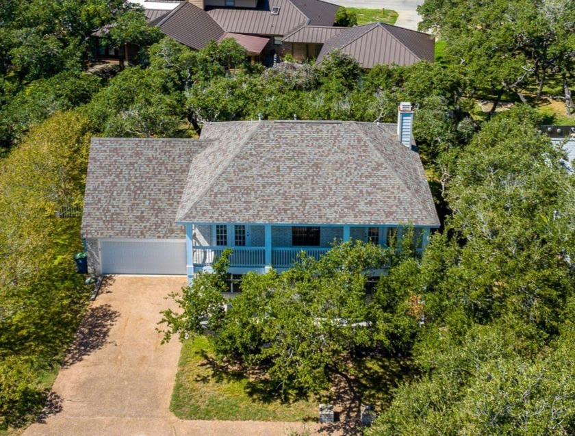 NEW PRICE on this Harbor Oaks home in Rockport TX! This 2-story - Beach Home for sale in Rockport, Texas on Beachhouse.com