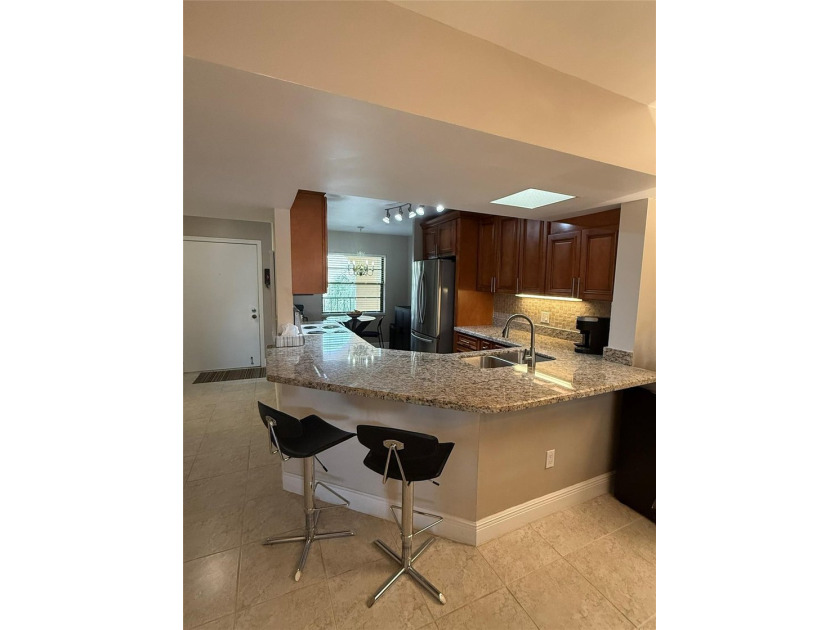 Large 2/2, tile flooring, granit countertops, new A/C 2021 & new - Beach Condo for sale in Boca Raton, Florida on Beachhouse.com