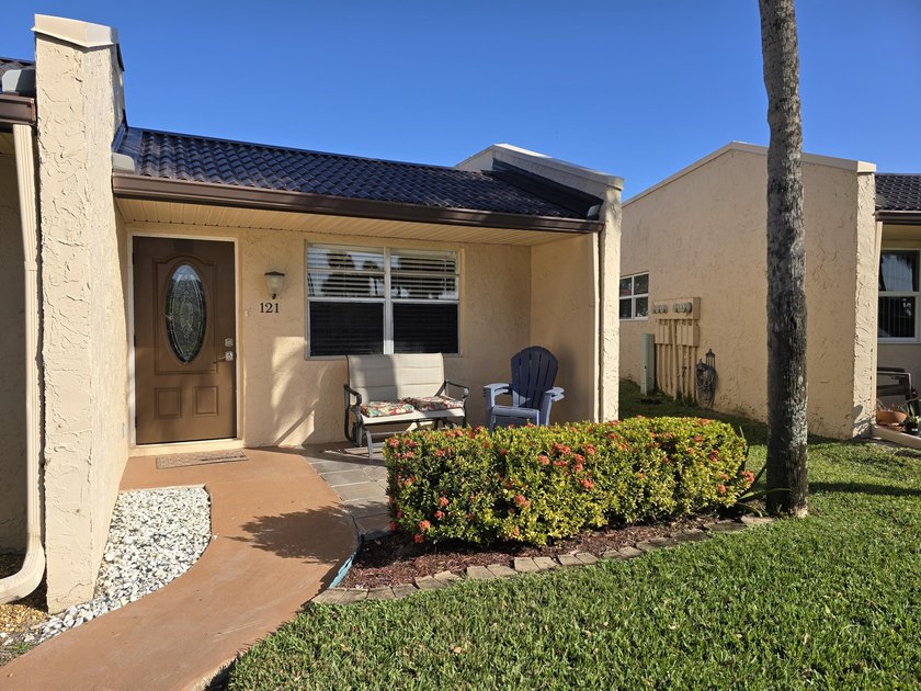 THIS IS PHASE B & A SMALL DOG ALLOWED. THIS SPACIOUS VILLA HAS - Beach Home for sale in West Palm Beach, Florida on Beachhouse.com