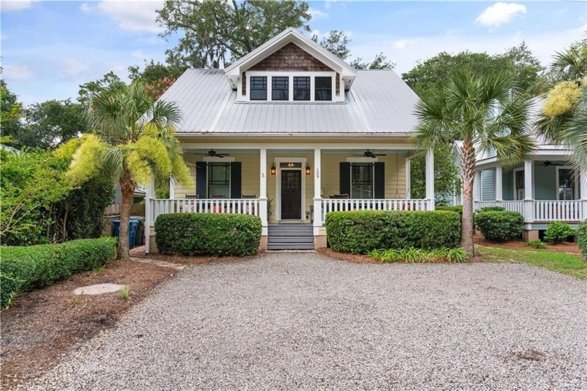 Introducing a distinguished Beach Cottage-Craftsman-style - Beach Home for sale in Saint Simons, Georgia on Beachhouse.com