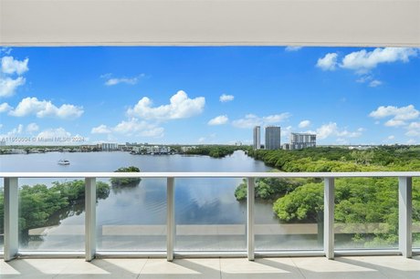 This 3-bedroom, 3.5-bathroom plus den residence offers 2,152 - Beach Condo for sale in North Miami Beach, Florida on Beachhouse.com