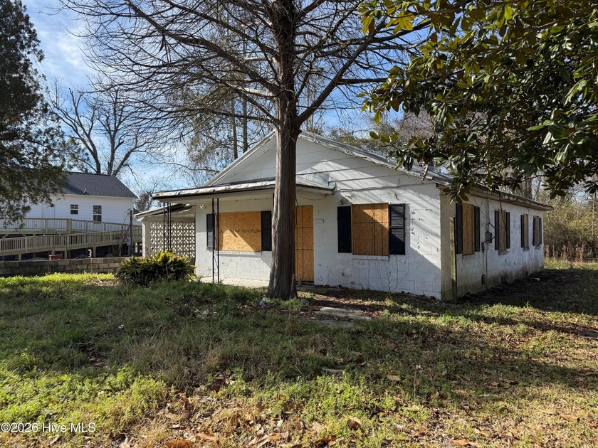 Value is in the land. This .13-acre lot is located approximately - Beach Home for sale in New Bern, North Carolina on Beachhouse.com