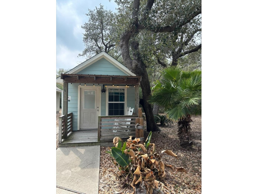 Welcome to your cozy coastal cottage in beautiful Rockport - Beach Condo for sale in Rockport, Texas on Beachhouse.com
