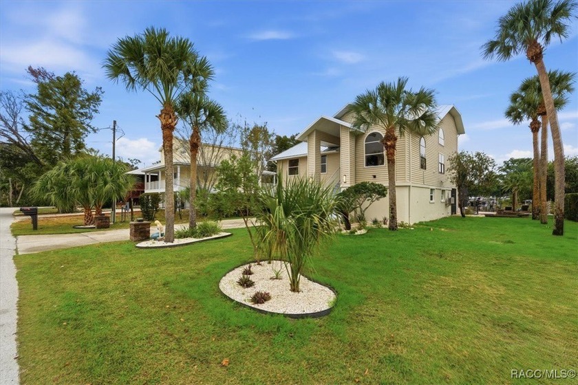 A sense of calm and refinement welcomes you the moment you - Beach Home for sale in Crystal River, Florida on Beachhouse.com