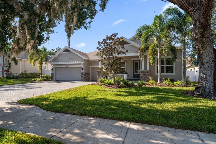 Under contract-accepting backup offers. Welcome to this stunning - Beach Home for sale in Dunedin, Florida on Beachhouse.com