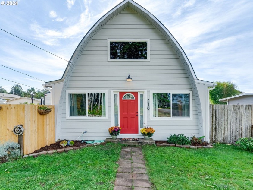 **OFFER DEADLINE 10/31/24 at 3:00PM** Escape to the coast in - Beach Home for sale in Gleneden Beach, Oregon on Beachhouse.com