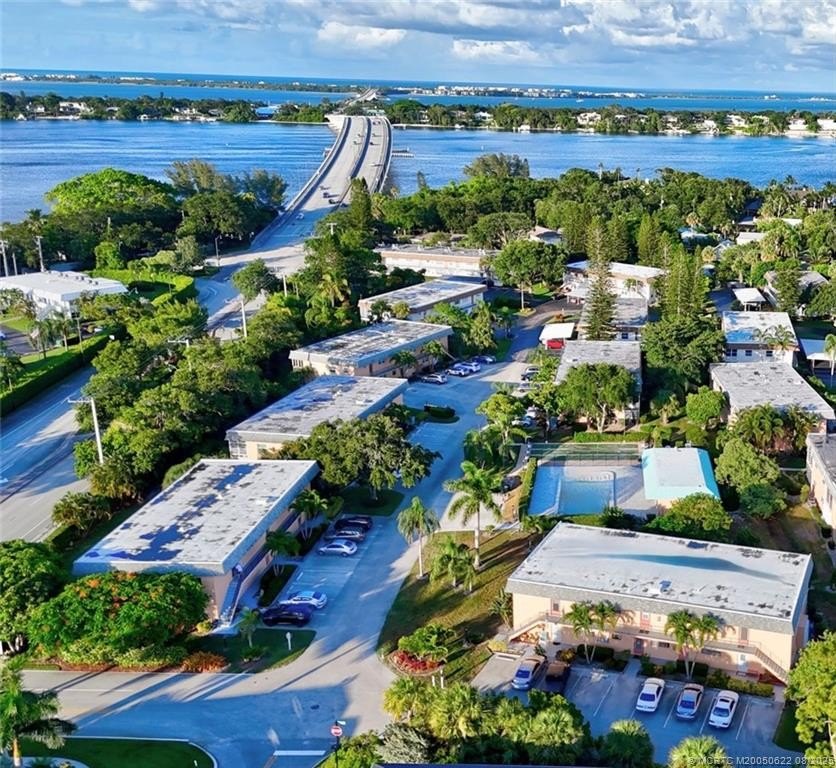 Very nice 2 Bedroom, 2 Bathroom, 2nd floor, CORNER, FURNISHED - Beach Condo for sale in Stuart, Florida on Beachhouse.com