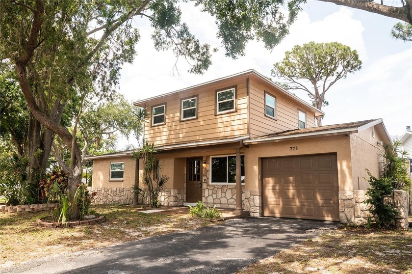 One or more photo(s) has been virtually staged. Lovely 4 bedroom - Beach Home for sale in St. Petersburg, Florida on Beachhouse.com