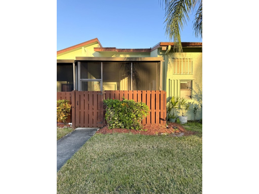 This charming 1 bed, 2 bath condo with an upstairs loft, located - Beach Condo for sale in Fort Pierce, Florida on Beachhouse.com