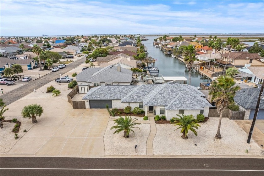 Are you ready to be WOW'd?! This stunning 3 bed, 2 bath - Beach Home for sale in Corpus Christi, Texas on Beachhouse.com