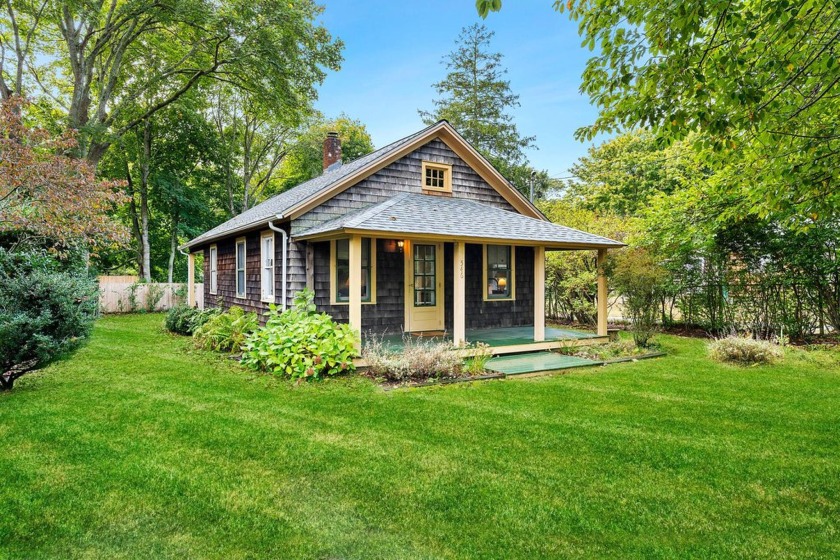 A super sweet, one-story old-fashioned cottage at 546 Abrahams - Beach Home for sale in Amagansett, New York on Beachhouse.com