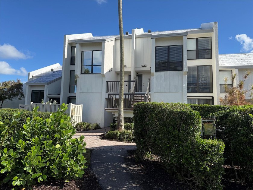 Beautiful upper level townhouse walking distance to the Club - Beach Condo for sale in Boca Raton, Florida on Beachhouse.com