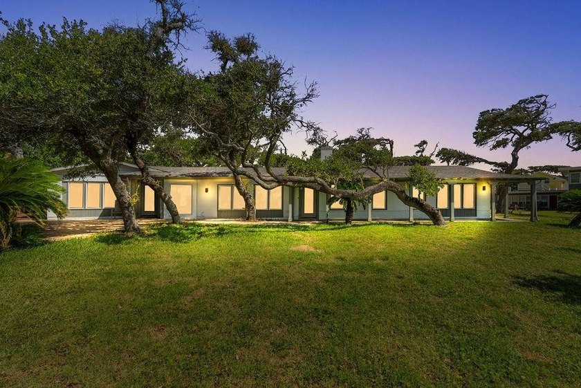 MAIN HOME | GUEST HOUSE | EFFICIENCY AND GARAGE!!!Live Life Well - Beach Home for sale in Rockport, Texas on Beachhouse.com
