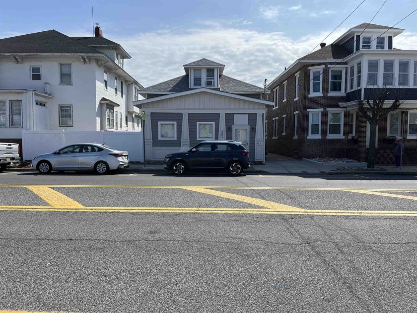 Great Opportunity to own a duplex close to the beach and - Beach Townhome/Townhouse for sale in Wildwood, New Jersey on Beachhouse.com