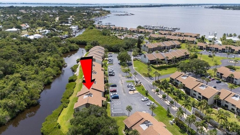 Boater's Paradise!Hidden gem,east of Roosevelt Bridge & RR - Beach Condo for sale in Jensen Beach, Florida on Beachhouse.com