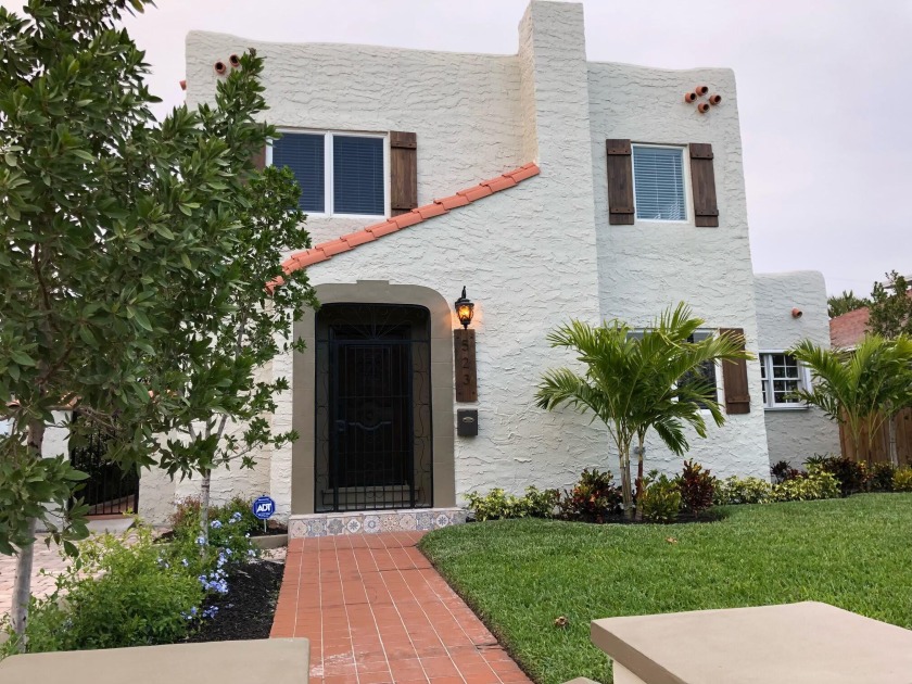 RARE OPPORTUNITY TO OWN 3 UNIT MULTIFAMILY PROPERTY IN THIS - Beach Home for sale in West Palm Beach, Florida on Beachhouse.com