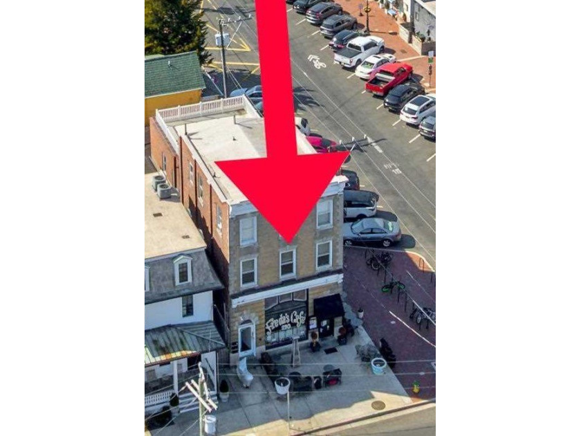 This beautifully renovated condo in Downtown Cape May offers the - Beach Condo for sale in Cape May, New Jersey on Beachhouse.com