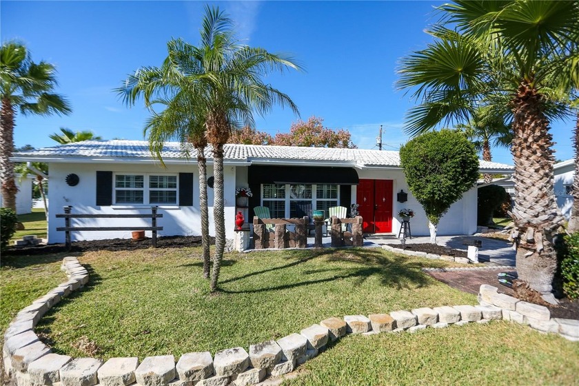 **Welcome to Tamarac By The Gulf -- a beautifully maintained 55+ - Beach Home for sale in Seminole, Florida on Beachhouse.com