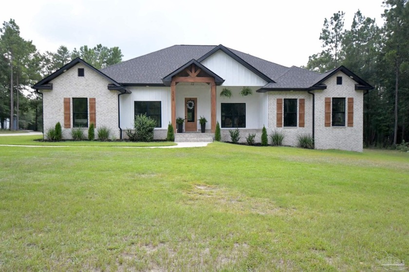 Introducing a beautiful home situated on 5.27 acres in Pace - Beach Home for sale in Pace, Florida on Beachhouse.com