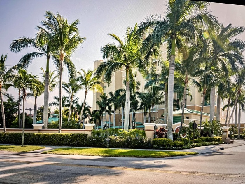 STUNNING WIDE VIEWS of Marco Island's Riverfront leading to the - Beach Condo for sale in Marco Island, Florida on Beachhouse.com