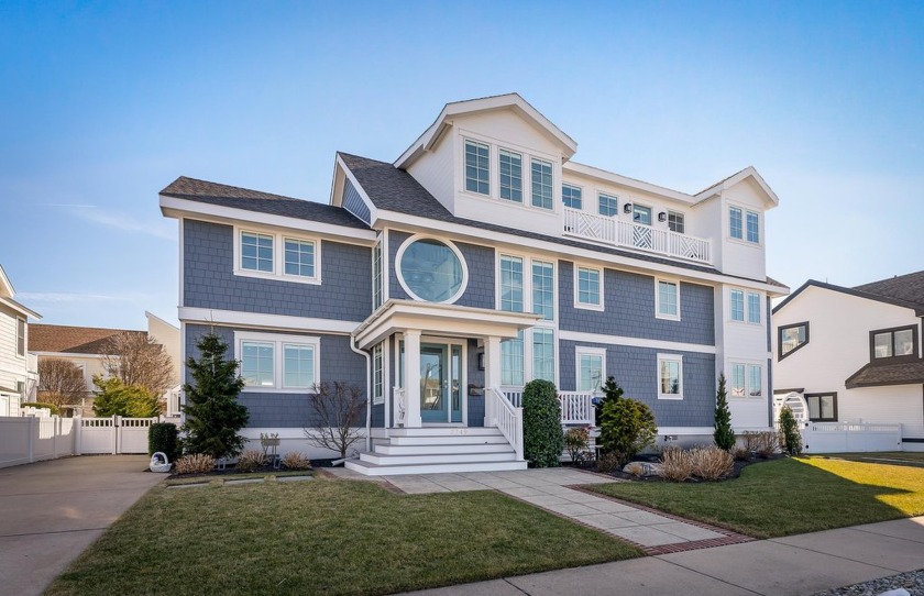 This stunning 6-bedroom, 6.5-bathroom coastal masterpiece - Beach Home for sale in Avalon, New Jersey on Beachhouse.com