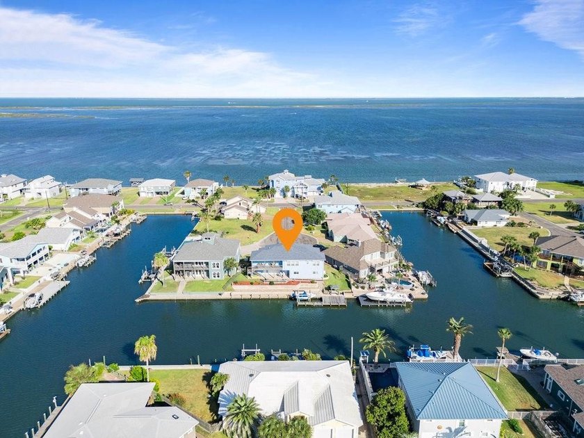 205 Sandy Cove is ready for you! A stunning coastal retreat - Beach Home for sale in Rockport, Texas on Beachhouse.com