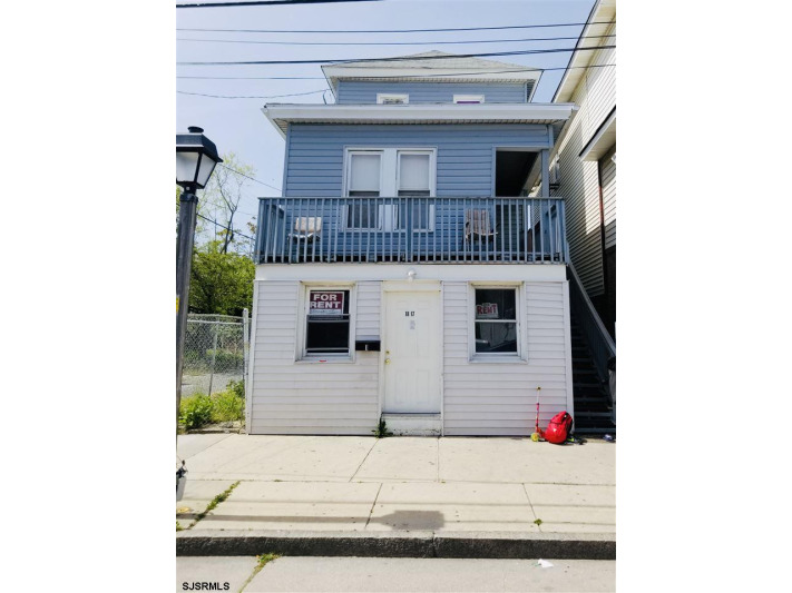 ATTENTION INVESTORS !! DONT MISS THIS OPORTUNITY TO OWN A PIECE - Beach Home for sale in Atlantic City, New Jersey on Beachhouse.com