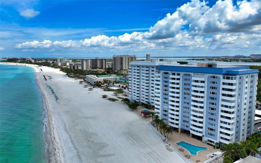 Lido Beach residence with expansive front-row views of the - Beach Condo for sale in Sarasota, Florida on Beachhouse.com