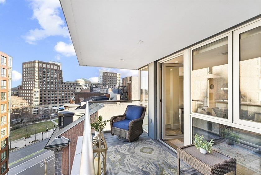 Luxury 2-Bedroom 2-Bathroom Penthouse with Private Balcony - Beach Condo for sale in Boston, Massachusetts on Beachhouse.com